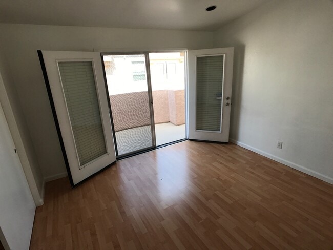 Building Photo - Del Mar Highlands adjacent : Spacious Upgr...