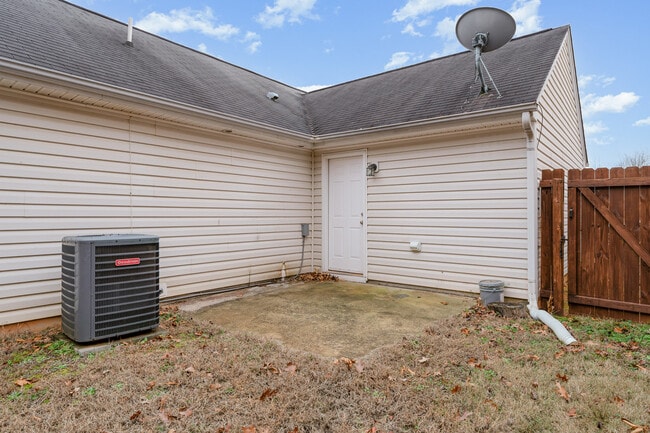 Building Photo - 302 Apple Ridge Rd