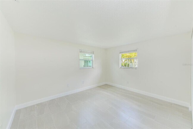 Building Photo - 178 175th Ave E