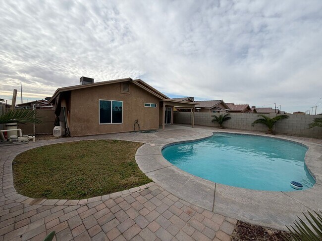 Building Photo - POOL & SOLAR HOME!