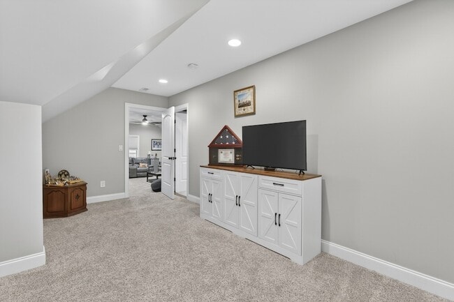 Building Photo - 607 Southshore Pt