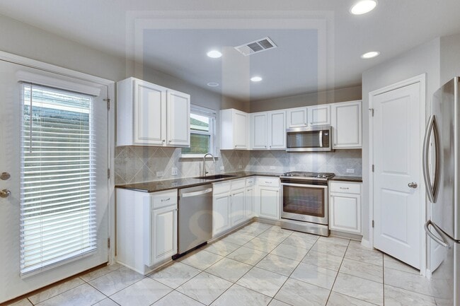 Building Photo - 17901 Malnati Dr