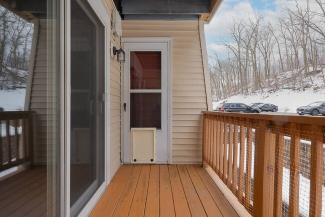 Building Photo - 219 Fox Run Ln