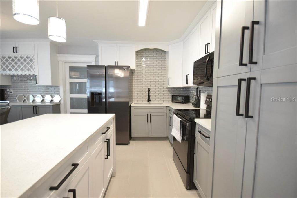 Building Photo - 658 64th Ave S