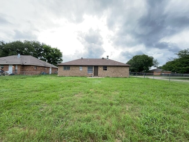 Building Photo - 112 Mesa Dr