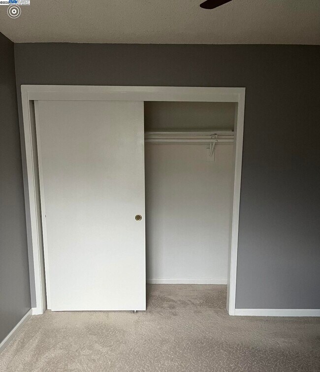 Building Photo - 117 Day St