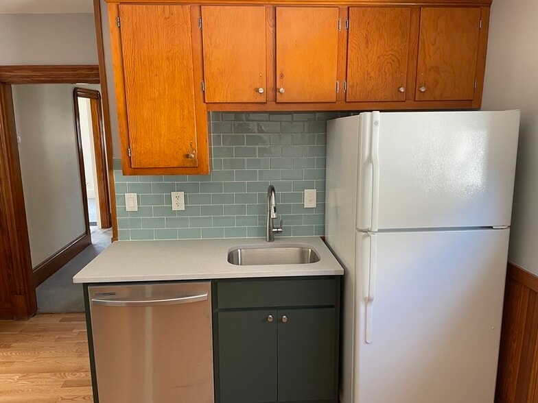 Building Photo - 24 Gold Star Rd