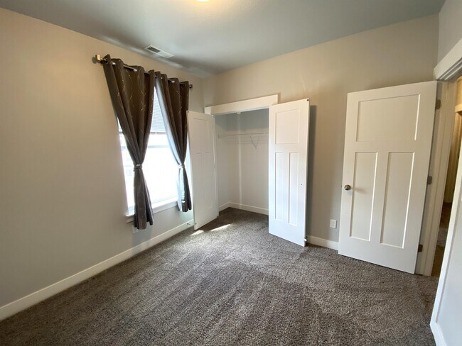 Building Photo - 4216 McKellen Dr