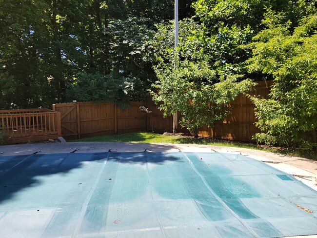 Building Photo - 3915 S Orchard Ct