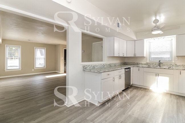 Building Photo - You will love this beautiful 3BR 2BA home