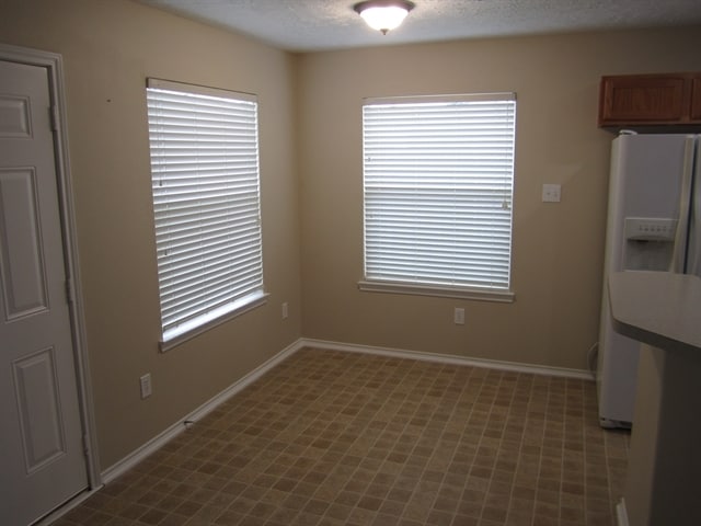 Building Photo - 18401 Sunrise Oaks Ct