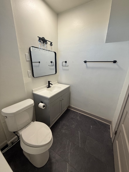 Building Photo - 1342 W 69th St