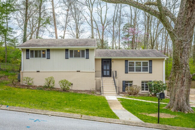 Primary Photo - 311 Oakmont Ln