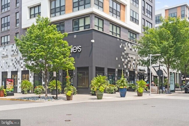 Building Photo - 9071 Loreleigh Way