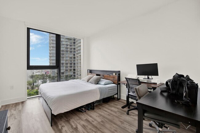 Building Photo - 121 NE 34th St