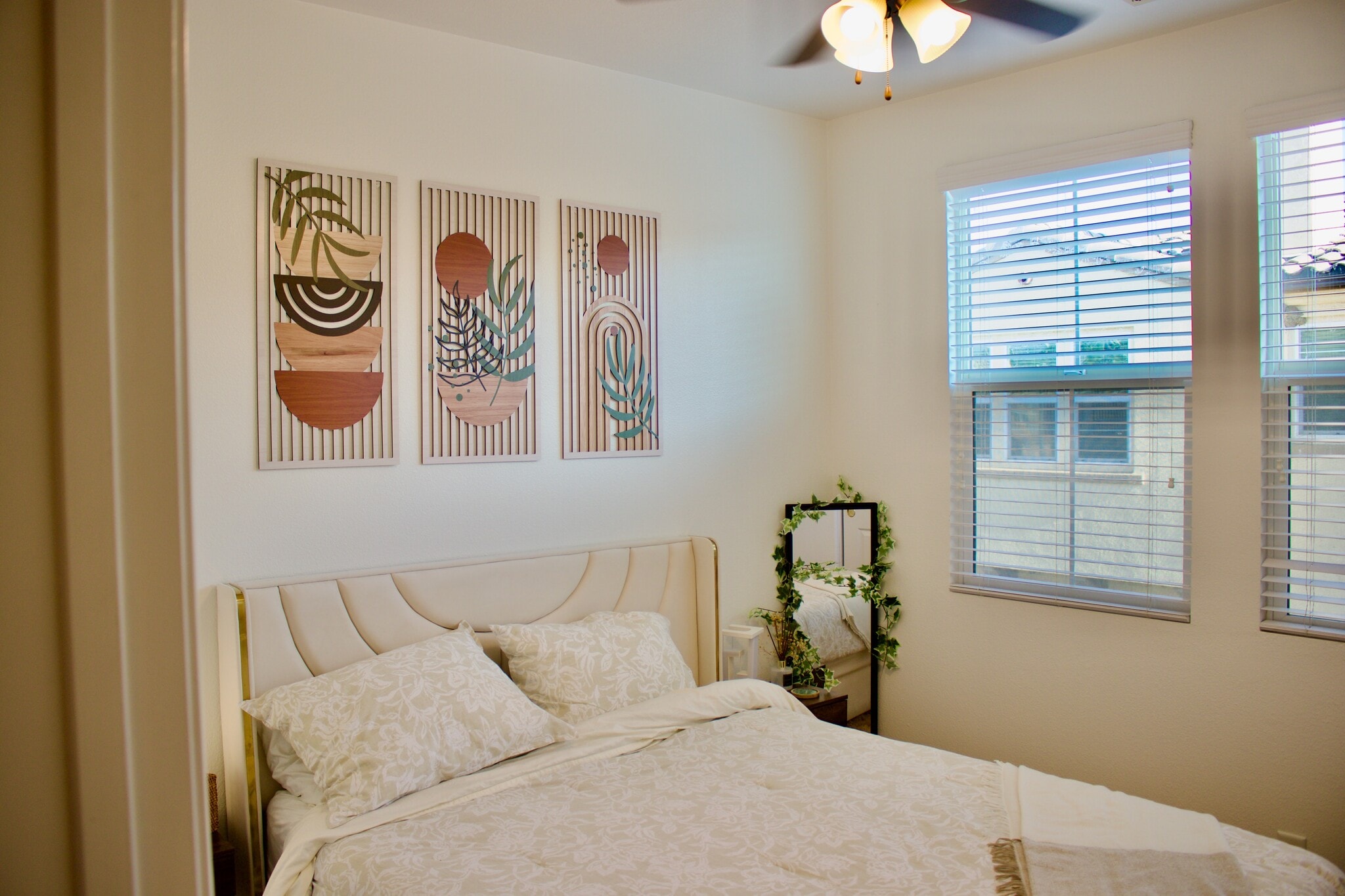 2nd Room - 1800 E Lakeshore Dr