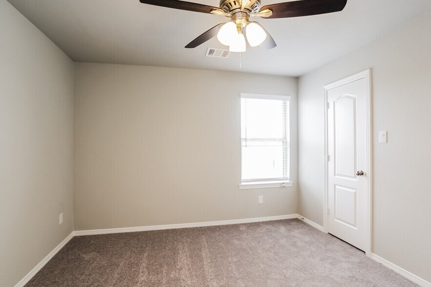 Building Photo - 25726 Northpark Palm Dr