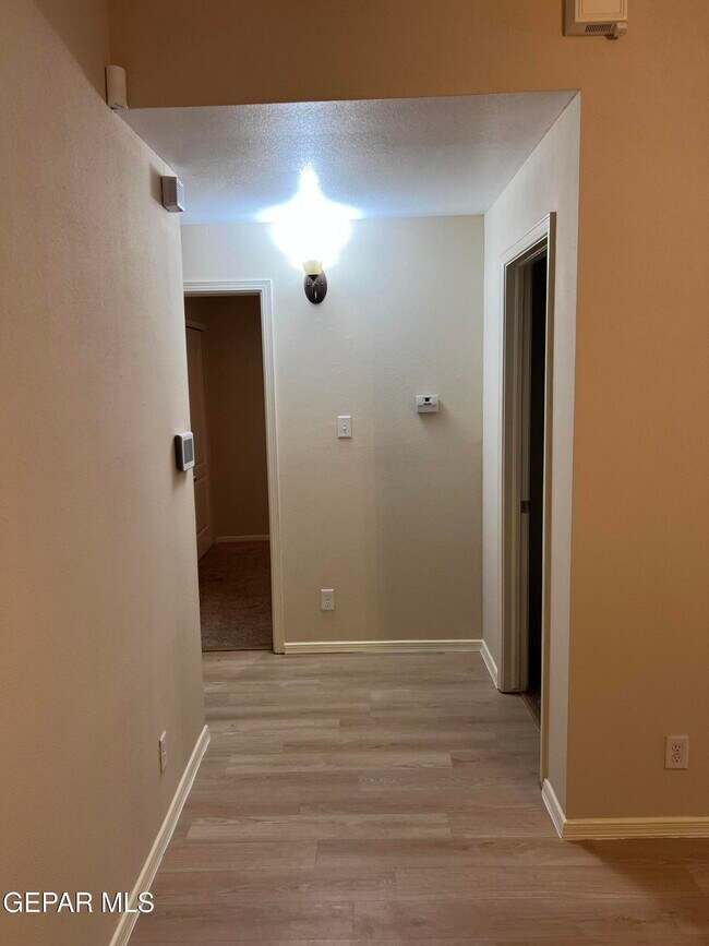 Building Photo - 13266 Kestrel Ave