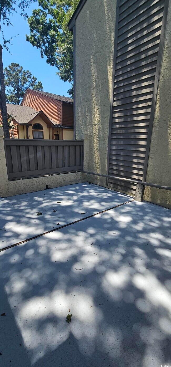 Building Photo - 615 13th Ave N