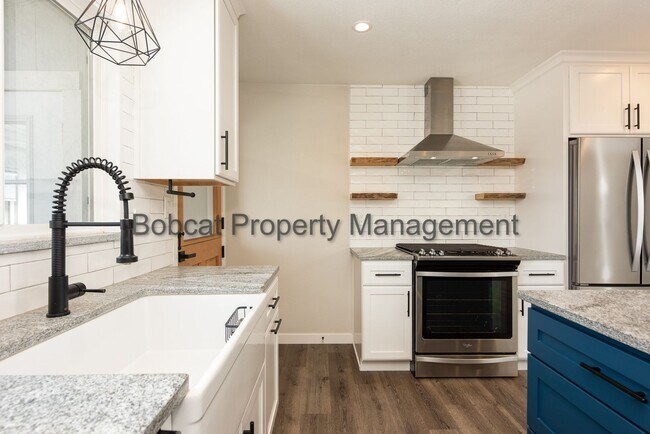 Building Photo - 1121 Spruce St