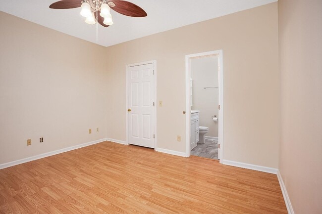 Building Photo - 918 Harvard Pl
