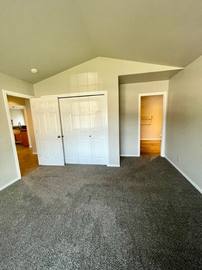 Building Photo - **Charming Midtown Single-Level Home on a ...