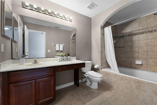 Building Photo - 16064 Old Ash Loop