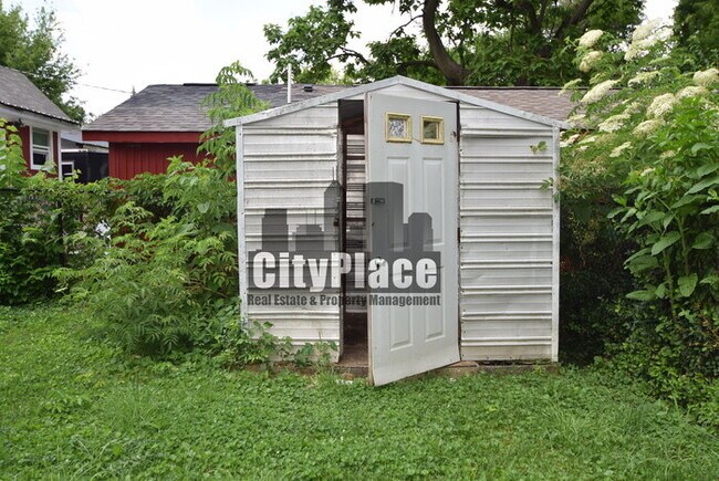 Building Photo - 137 S Catherwood Ave