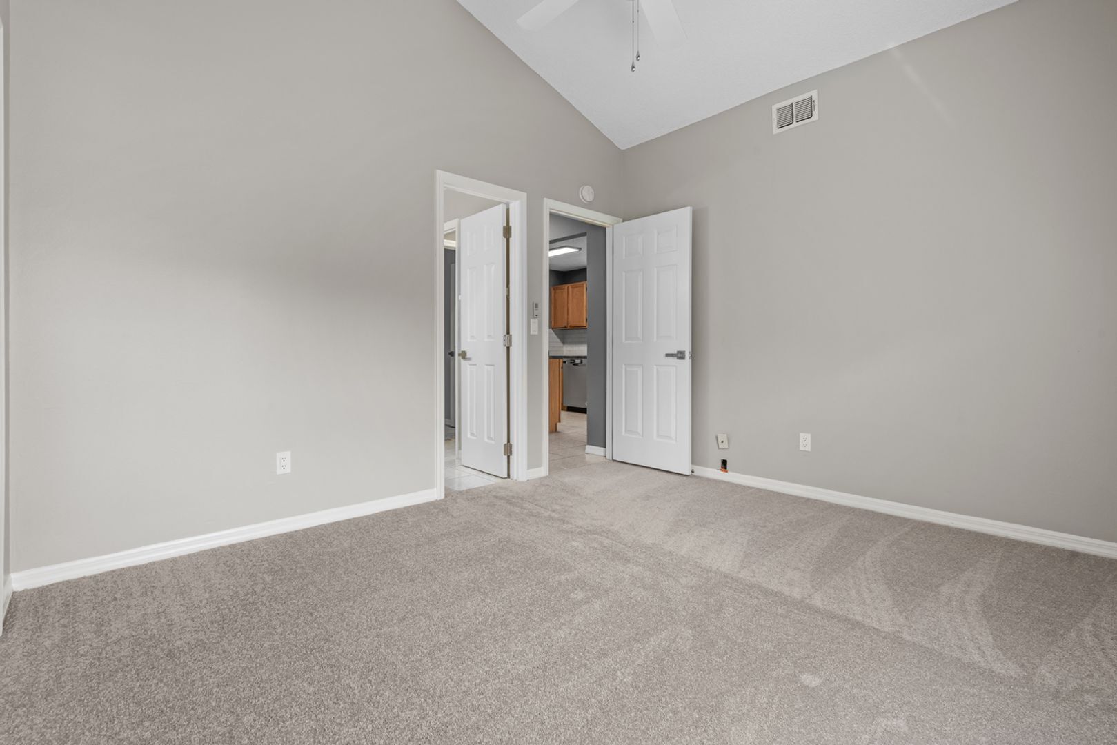 Building Photo - 709 Youngstown Pky