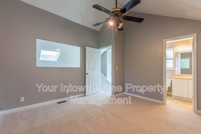 Building Photo - 505 Oakdale Rd NE