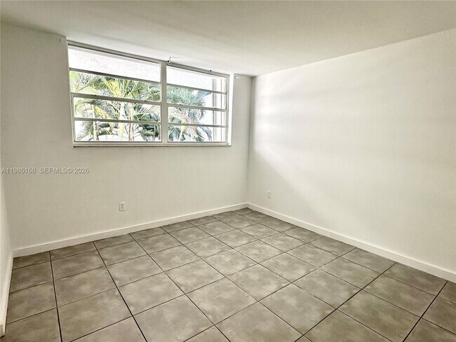 Building Photo - 750 NE 64th St