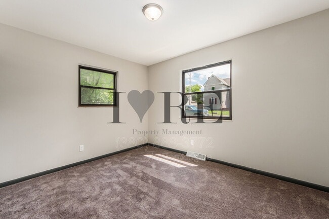 Building Photo - 85 Stevens Ave