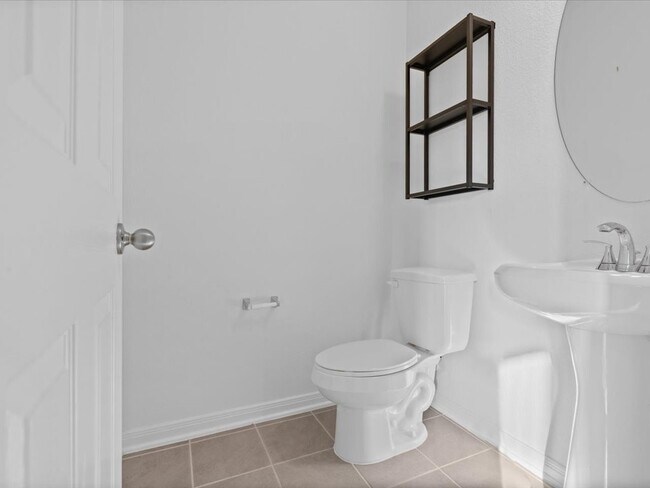 Building Photo - 8218 Leisure Pt Dr