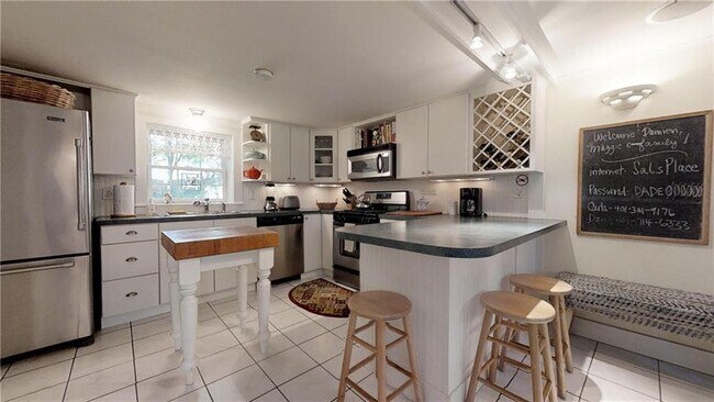 Building Photo - 95 Wood Ln