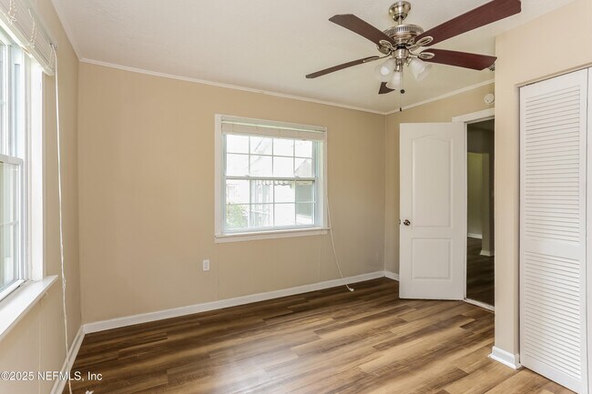 Building Photo - 3114 N 3rd St Cir