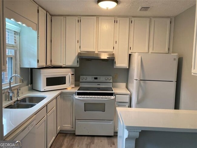 Building Photo - 4141 Paddington Dr