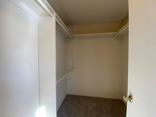 Building Photo - Two Bedroom Condo in North Stockton