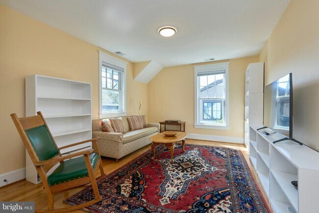 Building Photo - 1243 N Stuart St