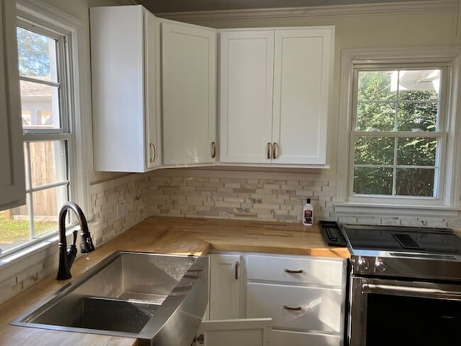 Building Photo - 1314 Marshall St