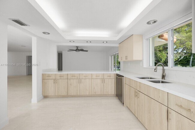 Building Photo - 2045 SW 125th Ct