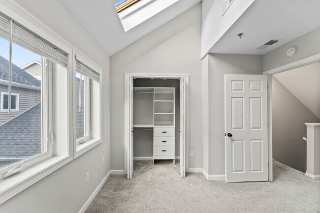 Building Photo - 2660 North Ave