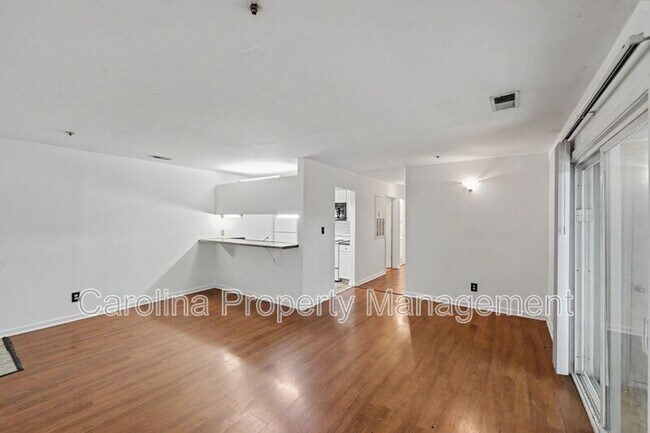 Building Photo - 9535 University Terrace Dr
