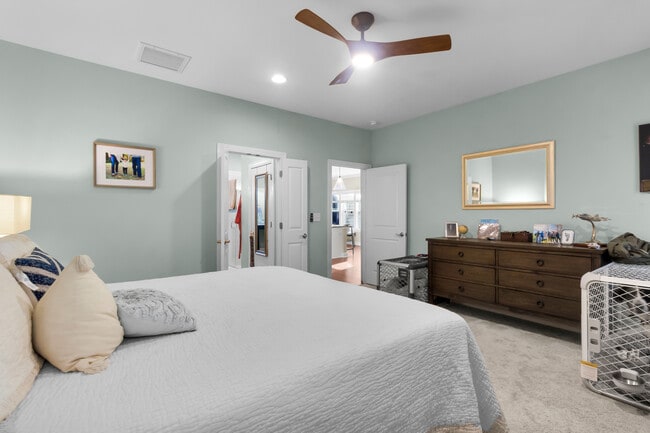 Building Photo - 137 Shoreview Dr