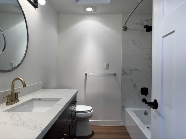 Building Photo - CLICK "REQUEST A TOUR" NOW!