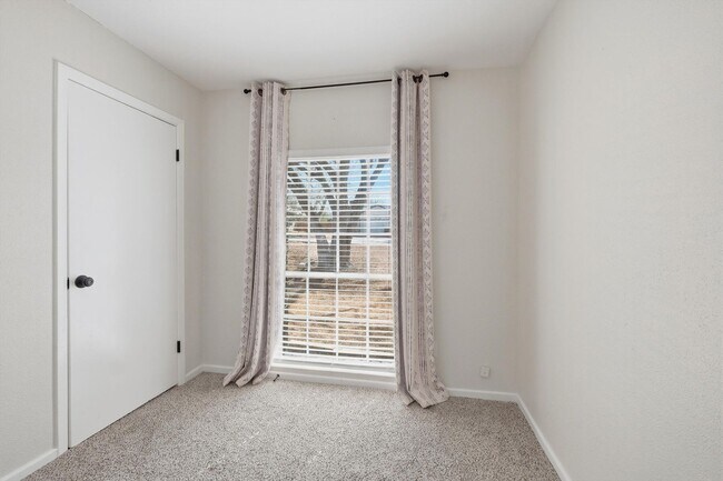 Building Photo - Comfortable 4 Bedroom Living in a Prime Schertz Location