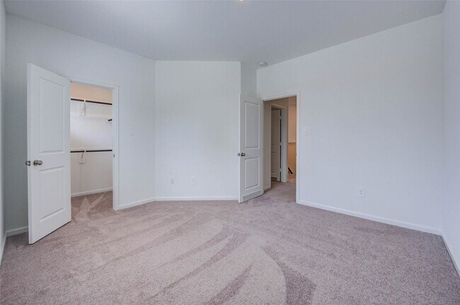 Building Photo - 609 Royal Arch Dr