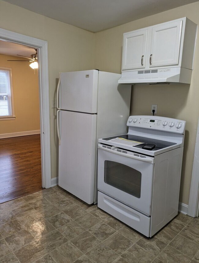 Building Photo - Great 2 Bedroom Home For Rent Near The Library!