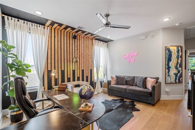 Building Photo - 3802 Buck St