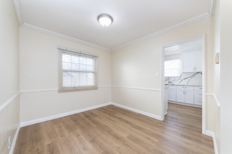 Building Photo - 2147 W 104th St