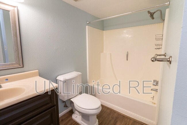 Building Photo - 4880 E Tomahawk Dr